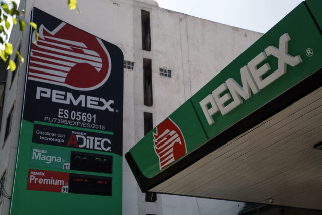México emite 5.000 millones de euros en bonos para financiar a Pemex