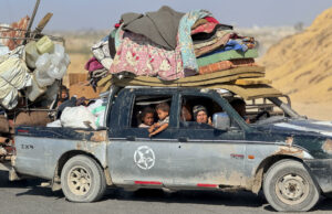 Miles de palestinos huyen de Gaza a lugares que no son seguros Miles de palestinos huyen de Gaza a lugares que no son seguros