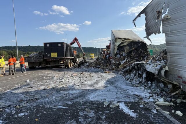 Múltiples carriles de la I-65 cerrados tras incendio de vehículo en el condado de Shelby