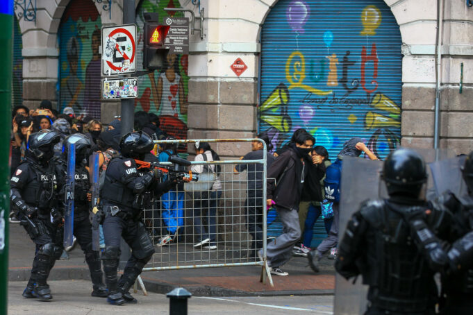 Noboa decreta toque de queda nocturno en cinco provincias de Ecuador por protestas Noboa decreta toque de queda nocturno en cinco provincias de Ecuador por protestas