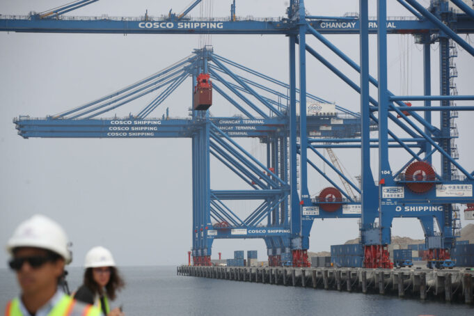 Perú y Emiratos Árabes Unidos negocian un tratado de libre comercio Perú y Emiratos Árabes Unidos negocian un tratado de libre comercio