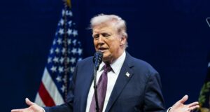 Supremo permite a Trump retener provisionalmente 4.000 millones de dólares en ayuda exterior Supremo permite a Trump retener provisionalmente 4.000 millones de dólares en ayuda exterior