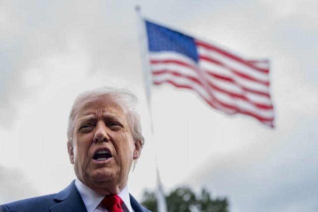 Trump califica a movimiento antifascista de EE.UU. como organización terrorista