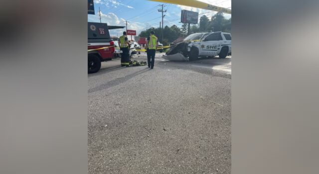 Agente del Sheriff de Jefferson acusado de agresión tras un accidente con varios vehículos Agente del Sheriff de Jefferson acusado de agresión tras un accidente con varios vehículos