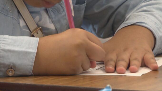 Casi 6,000 estudiantes faltan en las listas de asistencia de las escuelas de Alabama Casi 6,000 estudiantes faltan en las listas de asistencia de las escuelas de Alabama