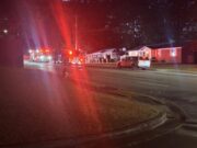 Dos personas fueron trasladadas al hospital tras un incendio en Sparkman Drive Dos personas fueron trasladadas al hospital tras un incendio en Sparkman Drive