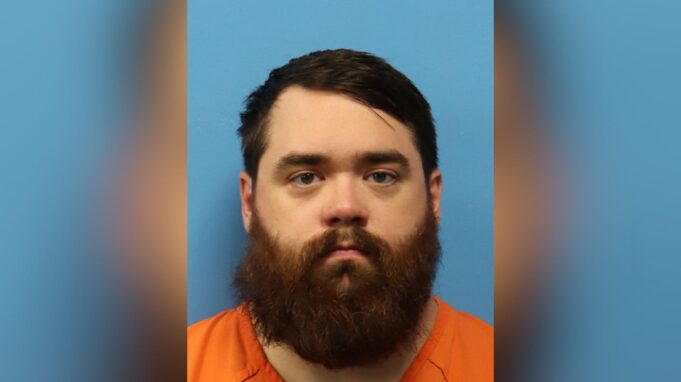 Empleado de la Escuela Cristiana Briarwood arrestado por cargos de pornografía infantil Empleado de la Escuela Cristiana Briarwood arrestado por cargos de pornografía infantil