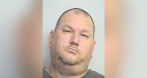 Hombre arrestado tras intentar secuestrar a empleada de tienda Hombre arrestado tras intentar secuestrar a empleada de tienda