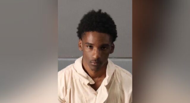 Joven de 22 años arrestado por homicidio de hombre de 73 años Joven de 22 años arrestado por homicidio de hombre de 73 años