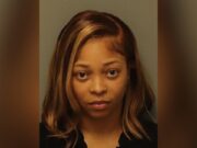 Mujer acusada de robar dinero de la Junta Escolar de Midfield Mujer acusada de robar dinero de la Junta Escolar de Midfield