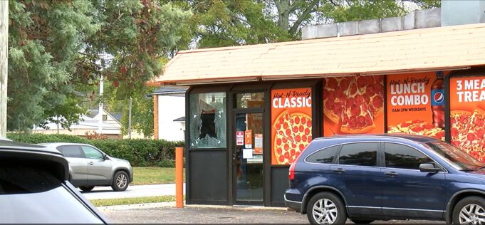 Policía de Anniston realiza arresto en tiroteo de Little Caesars Policía de Anniston realiza arresto en tiroteo de Little Caesars