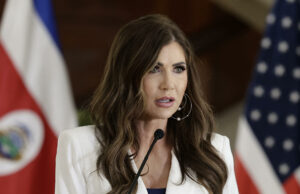 Arrestado un hombre por amenazas de disparar con rifle en Aeropuerto de Atlanta Arrestado un hombre por amenazas de disparar con rifle en Aeropuerto de Atlanta