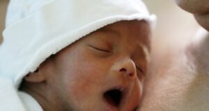 Contacto piel con piel tras nacer: el mejor inicio de vida Contacto piel con piel tras nacer: el mejor inicio de vida