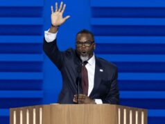 El alcalde de Chicago exige encausar agentes federales por violar zonas libres de ICE El alcalde de Chicago exige encausar agentes federales por violar zonas libres de ICE