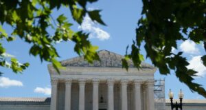 El Supremo de EE.UU. pone en riesgo de deportación inmediata a 300.000 venezolanos El Supremo de EE.UU. pone en riesgo de deportación inmediata a 300.000 venezolanos