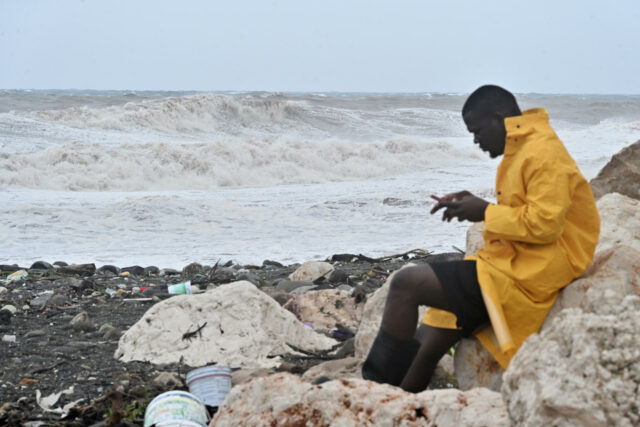 El huracán Melissa baja a categoría 3 mientras se acerca a Cuba Huracán Melissa baja a categoría 3 mientras se aproxima a Cuba