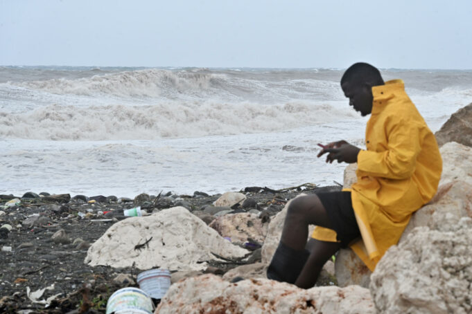 Huracán Melissa baja a categoría 3 mientras se aproxima a Cuba Huracán Melissa baja a categoría 3 mientras se aproxima a Cuba