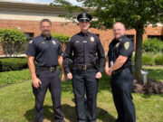 Inmigración detiene a policía novato de Illinois por presunta situación indocumentada Inmigración detiene a policía novato de Illinois por presunta situación indocumentada