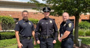 Inmigración detiene a policía novato de Illinois por presunta situación indocumentada Inmigración detiene a policía novato de Illinois por presunta situación indocumentada