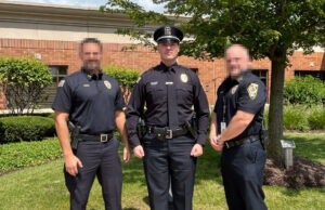 Inmigración detiene a policía novato de Illinois por presunta situación indocumentada Inmigración detiene a policía novato de Illinois por presunta situación indocumentada