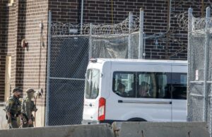 Jefe Greg afirma que van 3.000 detenidos en ofensiva migratoria de Chicago Jefe Greg afirma que van 3.000 detenidos en ofensiva migratoria de Chicago