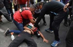 Justicia argentina procesa a gendarme que hirió gravemente a fotógrafo en protesta Justicia argentina procesa a gendarme que hirió gravemente a fotógrafo en protesta