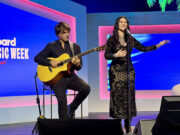 Laura Pausini grabará disco con música de Bad Bunny y Joan Sebastian Laura Pausini grabará disco con música de Bad Bunny y Joan Sebastian