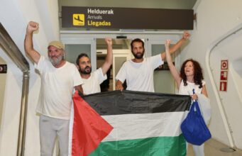 Llegada a España de 27 activistas de la flotilla de Gaza tras denunciar torturas Llegada a España de 27 activistas de la flotilla de Gaza tras denunciar torturas
