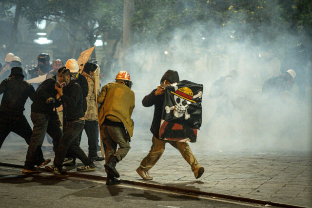 Marcha en Lima deja 55 policías heridos, 20 civiles lesionados y 10 detenidos