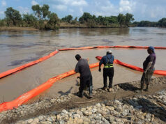 México descontamina río de Veracruz afectado por derrame de hidrocarburo México descontamina río de Veracruz afectado por derrame de hidrocarburo