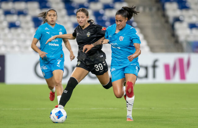 Monterrey golea 4-0 a Vancouver y se acerca a las semifinales con gran ventaja