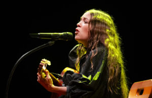 Natalia Lafourcade lanza ‘La Cometierra’, canción principal de serie sobre desaparecidos Natalia Lafourcade lanza ‘La Cometierra’, canción principal de serie sobre desaparecidos