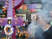 Ofrenda honra a víctimas de feminicidio y desaparecidos en México Ofrenda honra a víctimas de feminicidio y desaparecidos en México