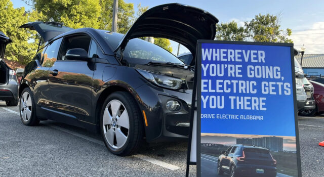 Pepper Place albergará una exhibición gratuita de vehículos eléctricos el sábado Pepper Place albergará una exhibición gratuita de vehículos eléctricos el sábado