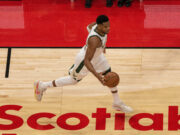 Raptors caen ajustadamente en casa ante Bucks 116-122 al inicio de temporada Raptors caen ajustadamente en casa ante Bucks 116-122 al inicio de temporada