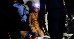 Terremoto de 6.9 en Filipinas deja 72 muertos y 300 heridos, cifras en aumento Terremoto de 6.9 en Filipinas deja 72 muertos y 300 heridos, cifras en aumento