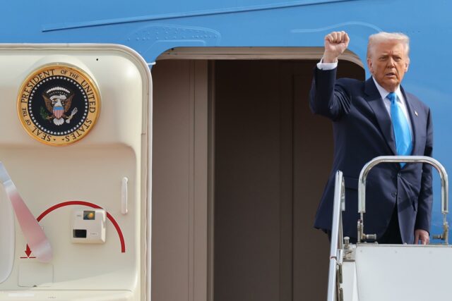 Trump abandona Japón rumbo a Corea del Sur con el foco puesto en temas comerciales Trump abandona Japón rumbo a Corea del Sur centrado en temas comerciales