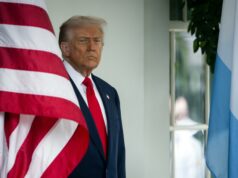 Trump amenaza con cortar ayudas públicas si se mantiene el cierre del Gobierno Trump amenaza con cortar ayudas públicas si se mantiene el cierre del Gobierno