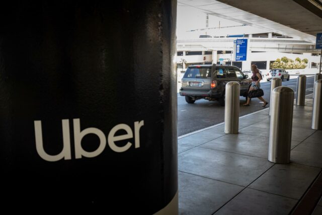 Uber afirma que puede operar en los aeropuertos de México tras decisión judicial Uber puede operar en aeropuertos de México tras decisión judicial favorable