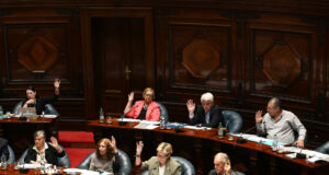 Uruguay aprueba eutanasia tras aborto, matrimonio igualitario y la Ley Trans Uruguay aprueba eutanasia tras aborto, matrimonio igualitario y la Ley Trans