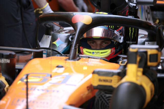 Verstappen sigue presionando a los McLaren Verstappen continúa ejerciendo presión sobre los pilotos de McLaren