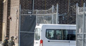 Jueza de Chicago veta uso de fuerza migratoria contra manifestantes pacíficos Jueza de Chicago veta uso de fuerza migratoria contra manifestantes pacíficos