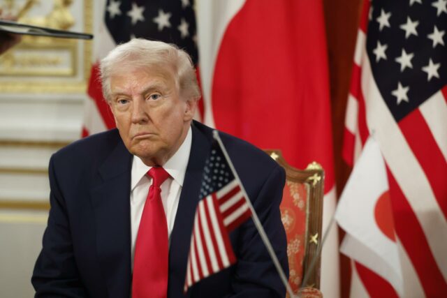 Trump dice que redadas migratorias "no han ido suficientemente lejos" y defiende tácticas Trump cree que redadas migratorias necesitan más alcance y defiende las tácticas usadas