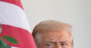 Trump establece mínimos de refugiados, priorizando sudafricanos blancos en admisiones Trump establece mínimos de refugiados, priorizando sudafricanos blancos en admisiones