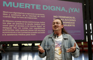 Lucha por eutanasia en México se hace visible en el metro de la capital Lucha por eutanasia en México se hace visible en el metro de la capital