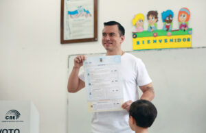 Noboa pierde primer referéndum en 7 meses tras victoria electoral en Ecuador Noboa pierde primer referéndum en 7 meses tras victoria electoral en Ecuador