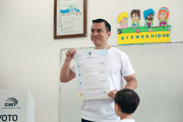 La primera derrota de Noboa en Ecuador: de ganar elecciones a perder referéndum en 7 meses Noboa pierde primer referéndum en 7 meses tras victoria electoral en Ecuador