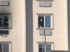 Apagón tras incendio impide cocinar para residentes desalojados Apagón tras incendio impide cocinar para residentes desalojados