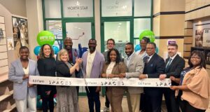 Birmingham y ONG abren un Centro de Aprendizaje de alta tecnología en biblioteca Birmingham y ONG abren un Centro de Aprendizaje de alta tecnología en biblioteca