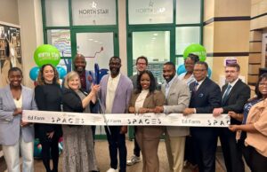 Birmingham y ONG abren un Centro de Aprendizaje de alta tecnología en biblioteca Birmingham y ONG abren un Centro de Aprendizaje de alta tecnología en biblioteca